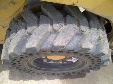 Nu-Air DT skid steer tire_3